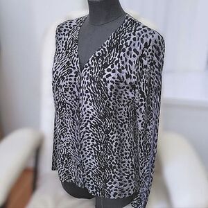 Nina Leonard grey cheetah print soft ribbed cardigan Size M